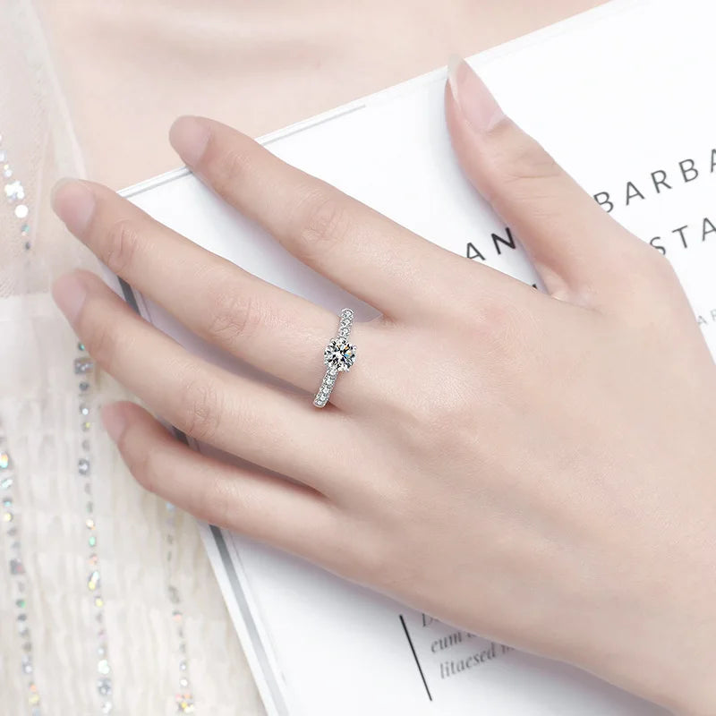 Fine Moissanite Jewelry Ring S925 Sterling Silver Four Claw Moissanite Wedding Engagement Ring