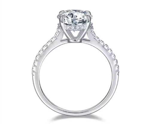 Silver ring Foxy med Moissanit sten