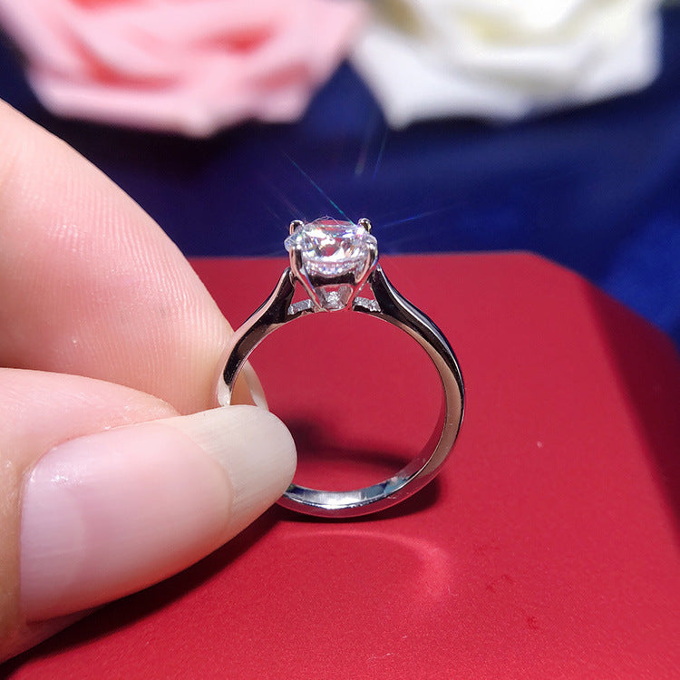 Modern Moissanite Ring för moderna kvinnan