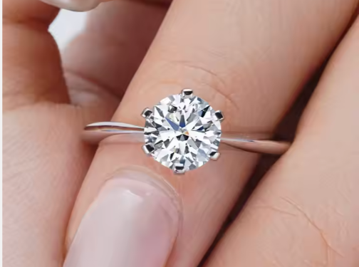 Moissanite Solitaire Ring "Mary" i 925 Sterling Silver