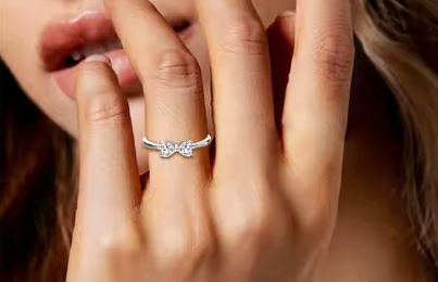 Elegant Moissanite-ring i 925 Sterling Silver – “Butterflies Heart Shape”